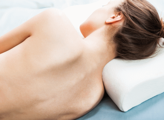 「寝違え」を治す浜松市のカイロプラクティック、整体、整骨院の治療